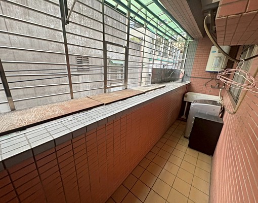 興南路/可戶籍租補/近捷運採光明亮/有陽台很加分 - Image 5