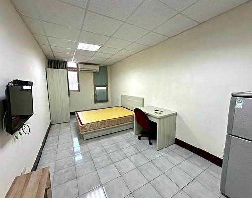 徐匯中學/免爬高/可報稅租補/格局方正採光通風獨洗/家具齊全 - Image 2