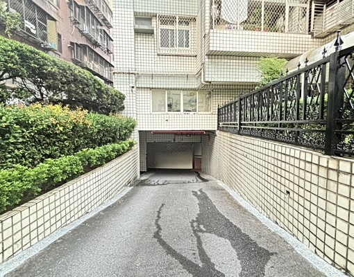 近榮總坡道平面車位|住商阿文推薦 - Image 5