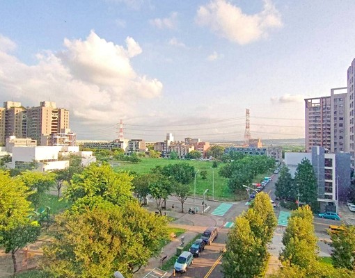 可租補/高鐵特區/面公園/三房含平車含管理費一卡皮箱及可入住 - Image 2