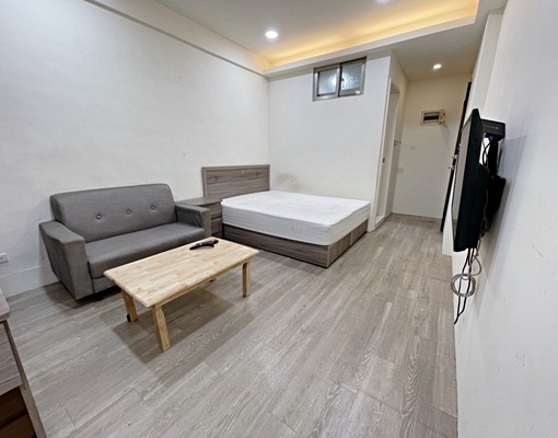 近光華商圈/獨立陽台/重新油漆/可租補 - Image 2