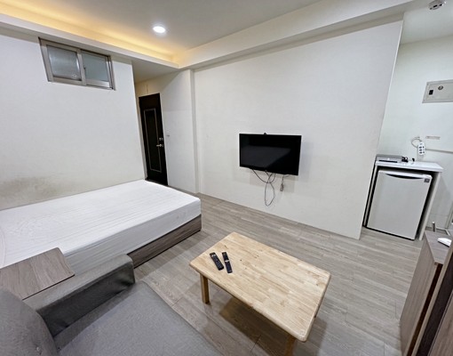 近光華商圈/獨立陽台/重新油漆/可租補 - Image 3