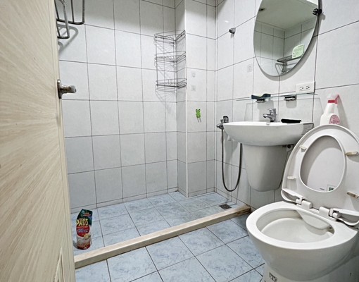 近光華商圈/獨立陽台/重新油漆/可租補 - Image 7