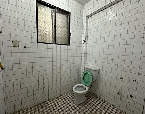 通仁街前段倉庫車到正門口 - Image 3