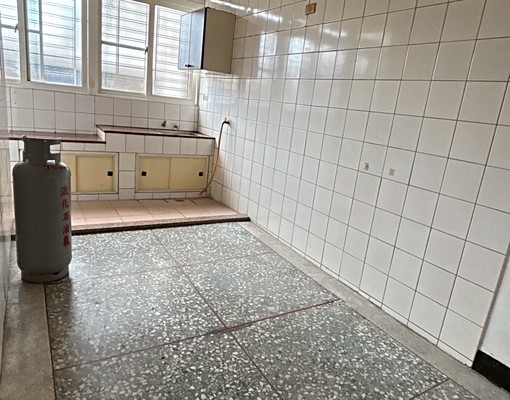 3樓公寓吉屋出租 - Image 11