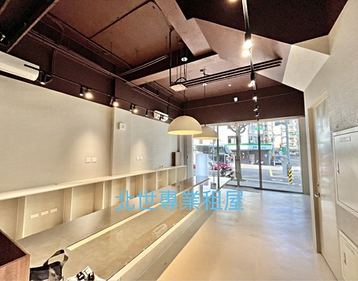 近林口康橋高檔裝潢大空間透天美屋-兩個平面車位-1F店面 - Image 11