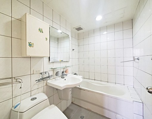 正中正路上綠園邸可租補大三房 - Image 13