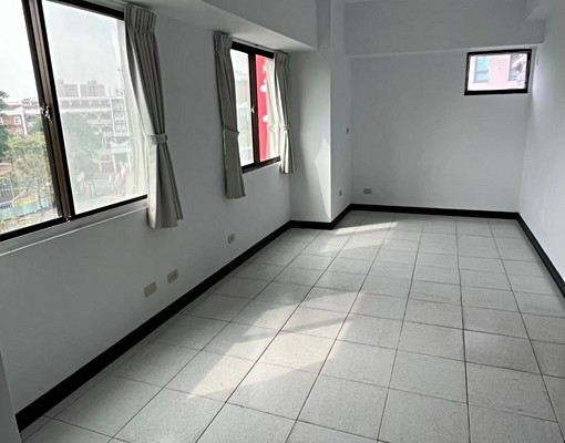 ✨東區成大商圈✨3房2衛大空間|含平面車位|採光佳生活便利 - Image 8