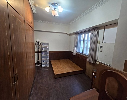 仁愛路大國民大三房另有車位可租不可寵物安奉神明 - Image 11