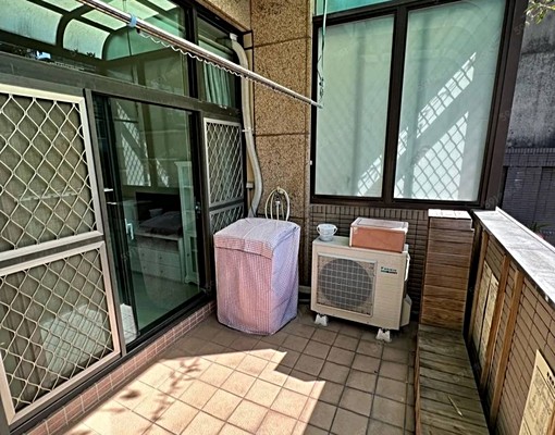 ⭐行天宮捷運挑高獨立電梯美屋⭐大陽台~家具家電齊全~租金含管 - Image 9