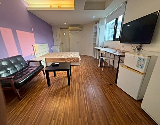 成大旁稀有電梯大套房(可以租屋補助) - Image 1