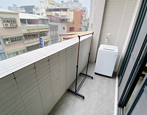 西區大坪數1房1廳可租補,近勤美、國美館、教育大學、五權車站 - Image 8