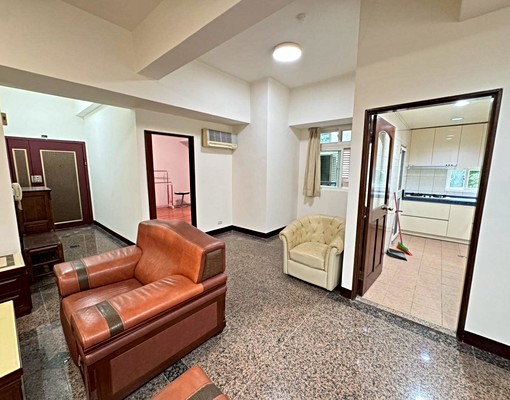 可租補🏠不用仲介費⭐龍形天廈美大四房平面車位-五泰小凱 - Image 3