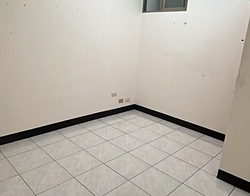 工作室及住家兼具之格局,交通方便、生活機能佳 - Image 4