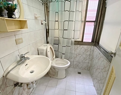 近文藻鼎中商圈電梯大樓套房出租 - Image 5