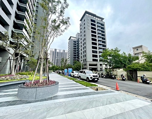 高大特區全新3房+平車/提供基本傢俱電/一卡皮箱入住 - Image 13