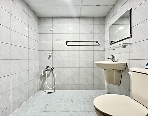 黃金樓店~楠梓德賢商圈熱鬧人潮聚集~1+2樓超大店面可停車 - Image 12