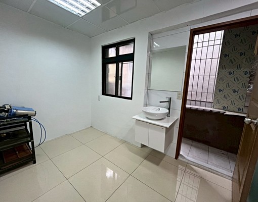 府中捷運就在旁邊,精華地段可住家可辦公 - Image 4