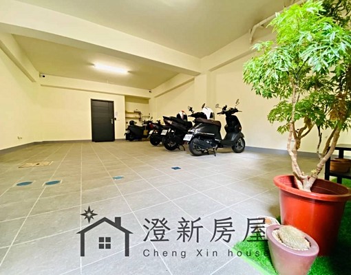 獨立陽台洗衣機/可租補報稅/有電梯/流理台可開伙/室內機車位 - Image 9