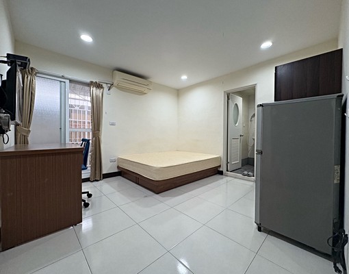 近武廟道明中學旁獨立陽台套房 - Image 1