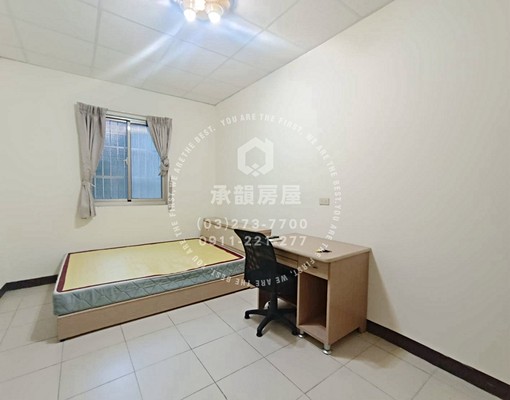 鳳鳴商圈周邊便利機能套房含網路．一卡皮箱即可入住 - Image 2