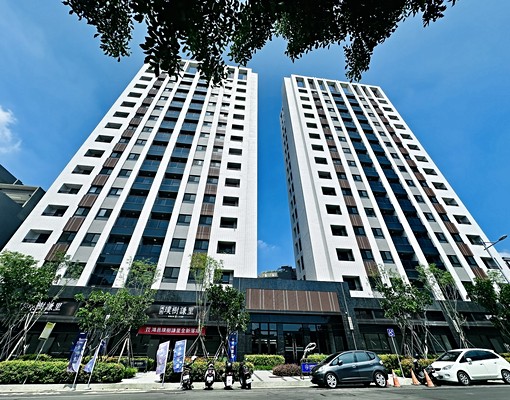 可租補附裝潢！近74號太原3房平車視野戶 - Image 1