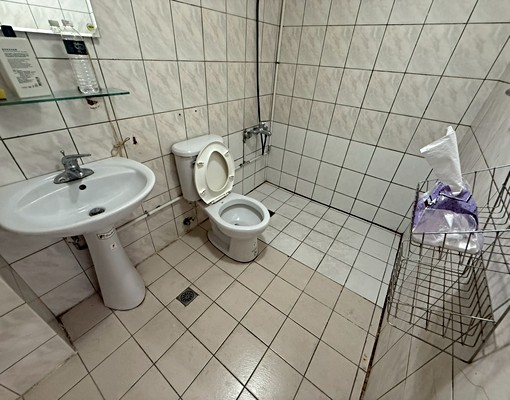 可租補⭐免服務費⭐大坪數五房車⭐五泰趙S - Image 8