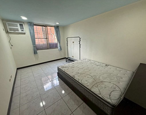 可租補⭐免服務費⭐大坪數五房車⭐五泰趙S - Image 9