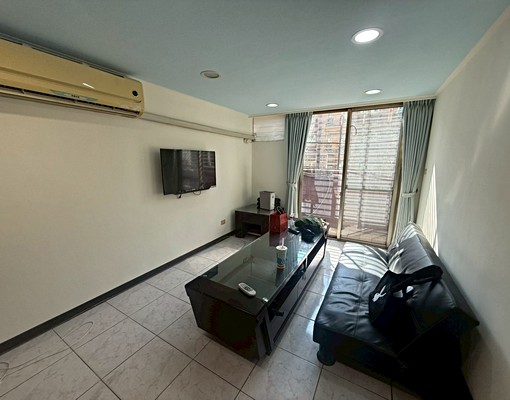 可租補⭐免服務費⭐大坪數五房車⭐五泰趙S - Image 3