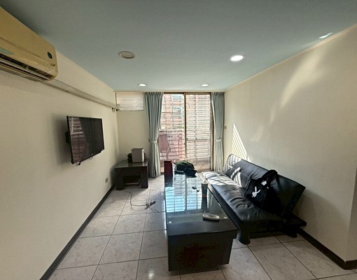 可租補⭐免服務費⭐大坪數五房車⭐五泰趙S - Image 2