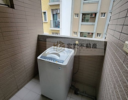 實PO高翠路室內機車位獨立陽台洗衣機小資電梯採光套房 - Image 4