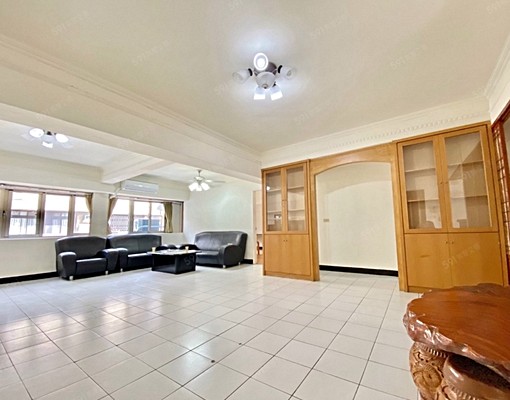 文心崇德捷運站三房平面車位(租) - Image 2