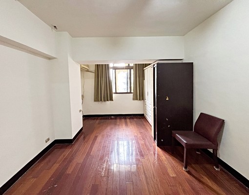 文心崇德捷運站三房平面車位(租) - Image 9