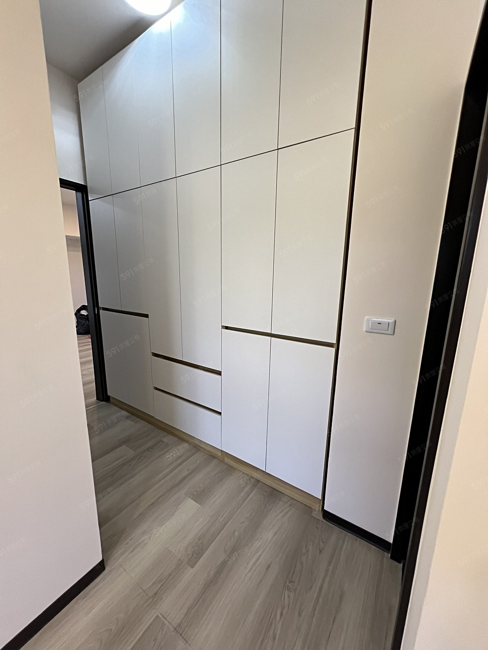 主臥滿版衣櫃好收納