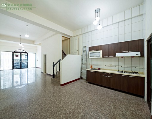 🔥|大空間格局正好規劃|太平家樂福旁臨路店住透天|整棟四層 - Image 3