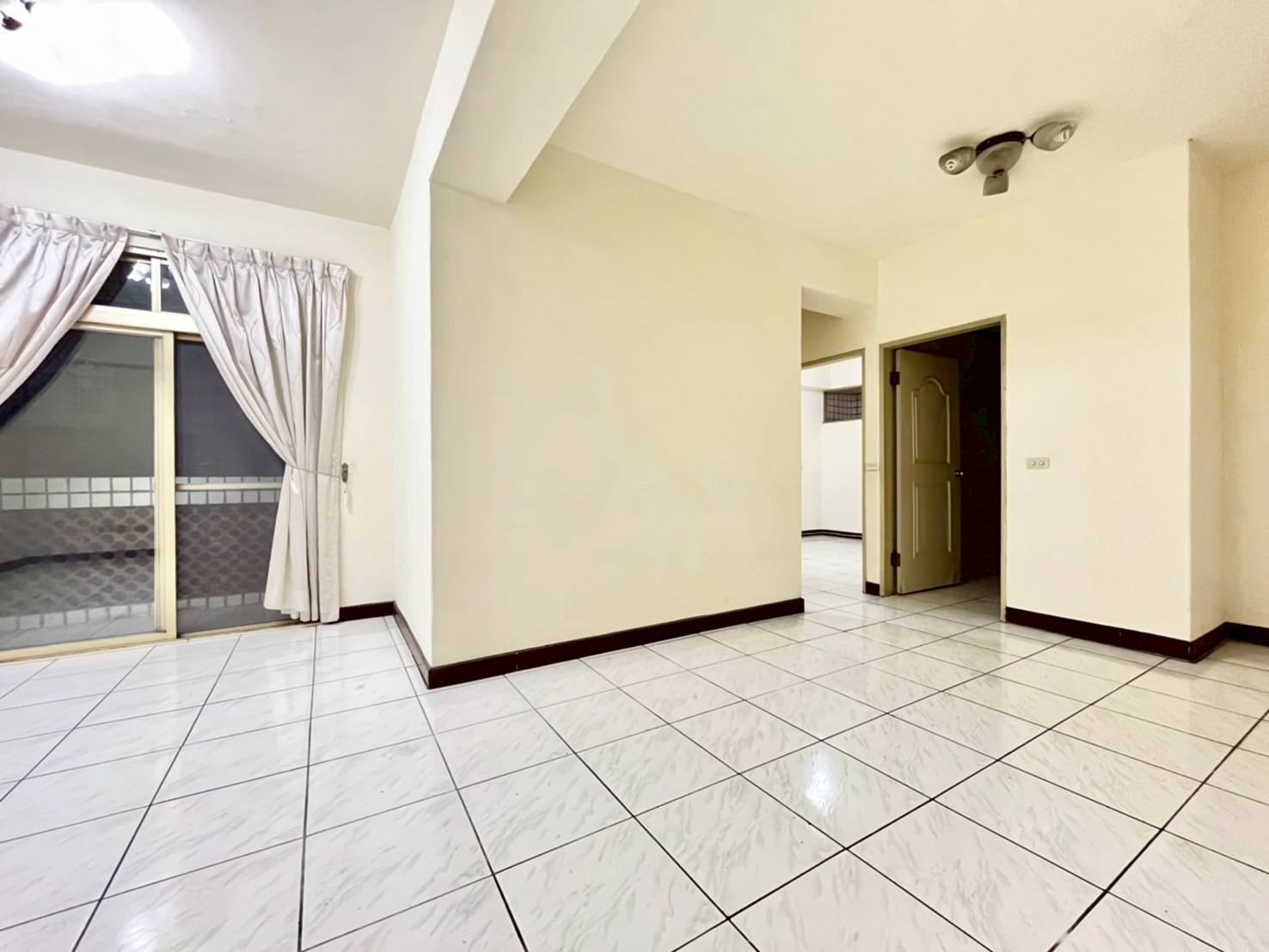 涵♡|看過來~桃園中平商圈低總價1058萬三房車