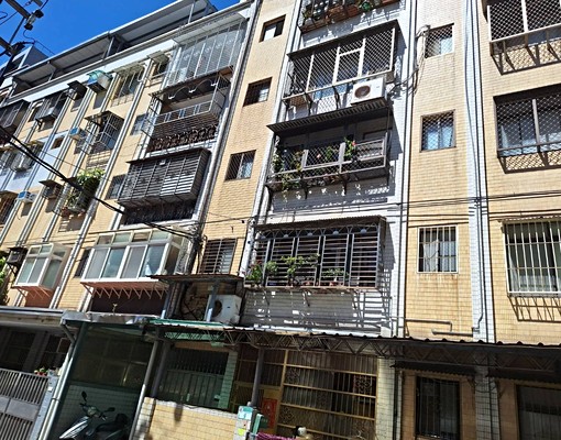 湖光市場超便宜機能大套房 - Image 1
