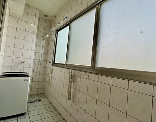 學士VISA大套房台水電超大沙發日立變頻近中國醫可租補 - Image 8