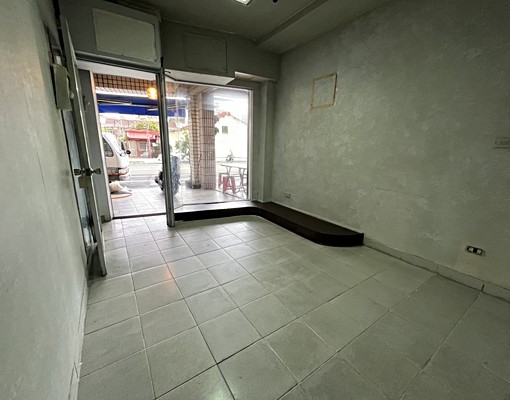 郡西路正路面～一樓＋騎樓～約7.129坪～出租 - Image 2