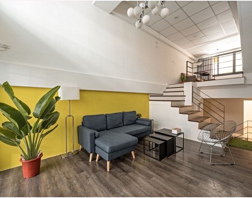 自租/逢甲樓中樓/獨立門進出/車位/適合美業/可租補 - Image 2