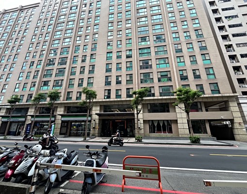 愛買.龍安商圈歡樂家庭2房車 - Image 1