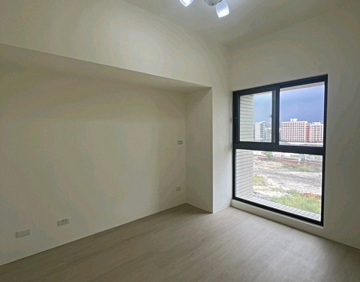 泰山區雙捷大院全新大樓~2房車出租 - Image 3