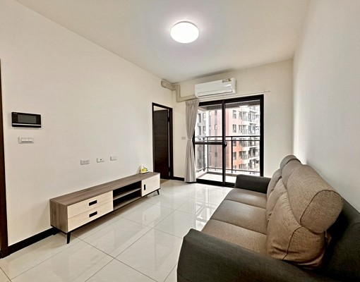 樹孝商圈2年新屋~家俱/家電+平面車位 - Image 1