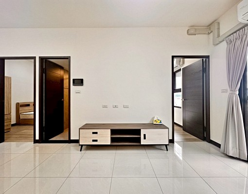 樹孝商圈2年新屋~家俱/家電+平面車位 - Image 2