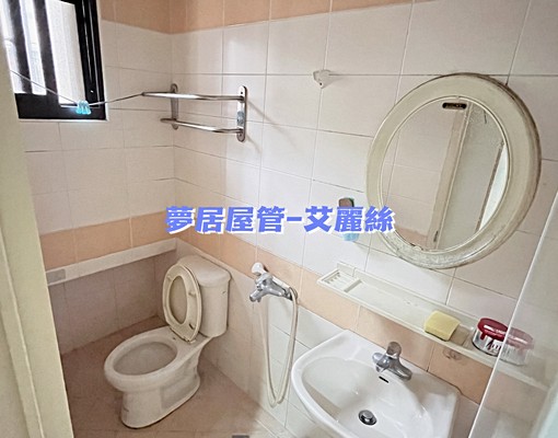 近潭子市區便宜套房!電梯、超市跟便利商店、近台74、機能佳 - Image 6