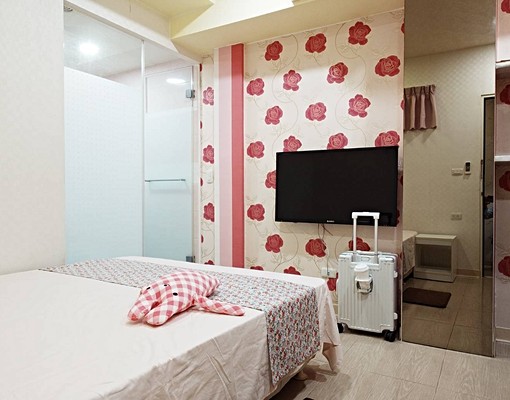 愛姐の七期秋紅谷走路1分鐘公車站❤️變頻冷氣騎樓機車位 - Image 2