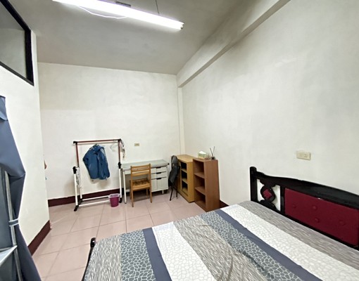 市區園區清交大便宜明亮大套房~租金包水.電費 - Image 3