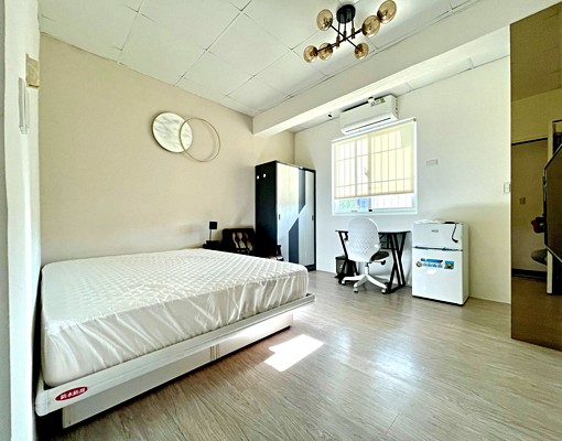 南勢角站商圈採光美套房(禁寵/可租補) - Image 1