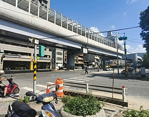 ~頂埔捷運站小吃店~ - Image 7