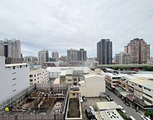 捷運站第二排朝南最大套房格局 - Image 11